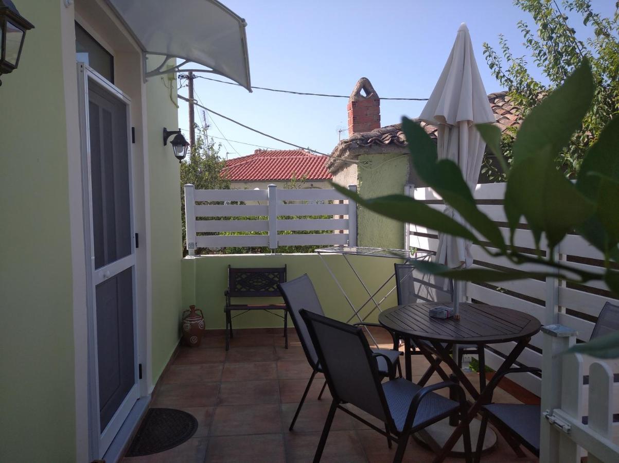 Granny'S Home Roussopoulio Εξωτερικό φωτογραφία
