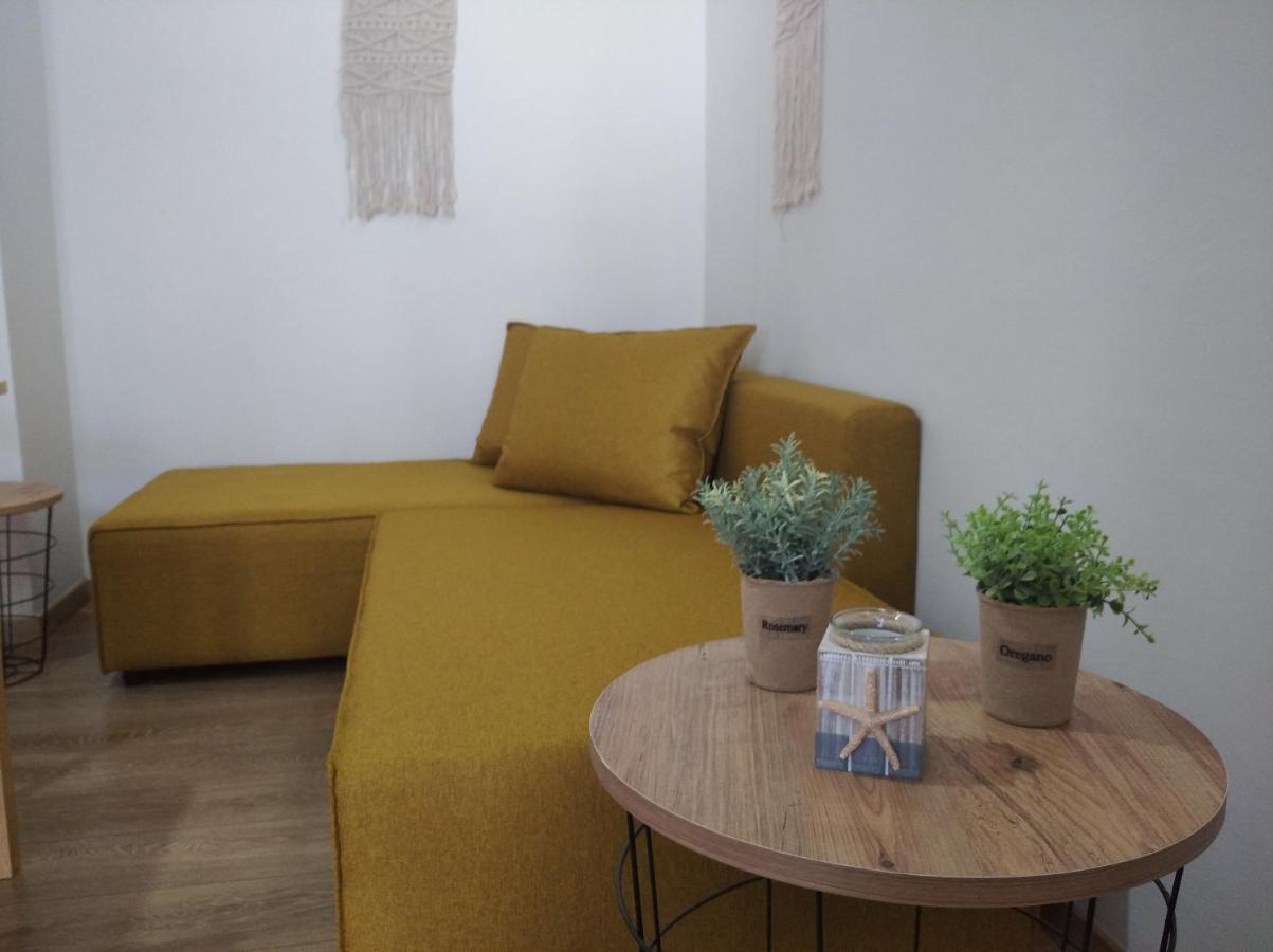 Granny'S Home Roussopoulio Εξωτερικό φωτογραφία