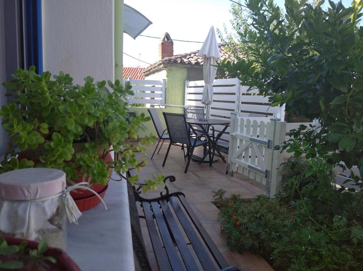 Granny'S Home Roussopoulio Εξωτερικό φωτογραφία