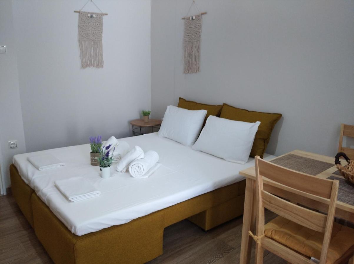 Granny'S Home Roussopoulio Εξωτερικό φωτογραφία