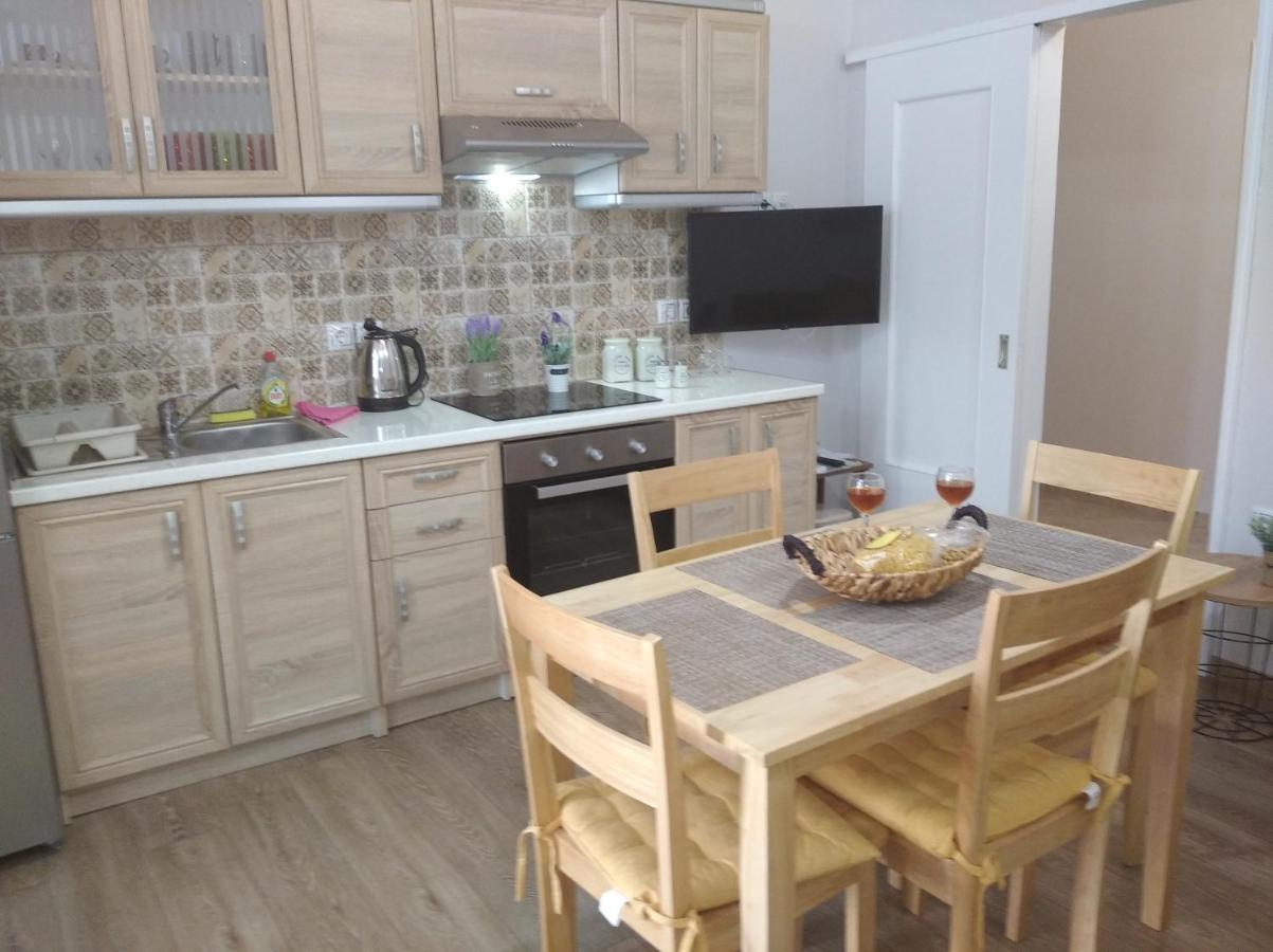 Granny'S Home Roussopoulio Εξωτερικό φωτογραφία