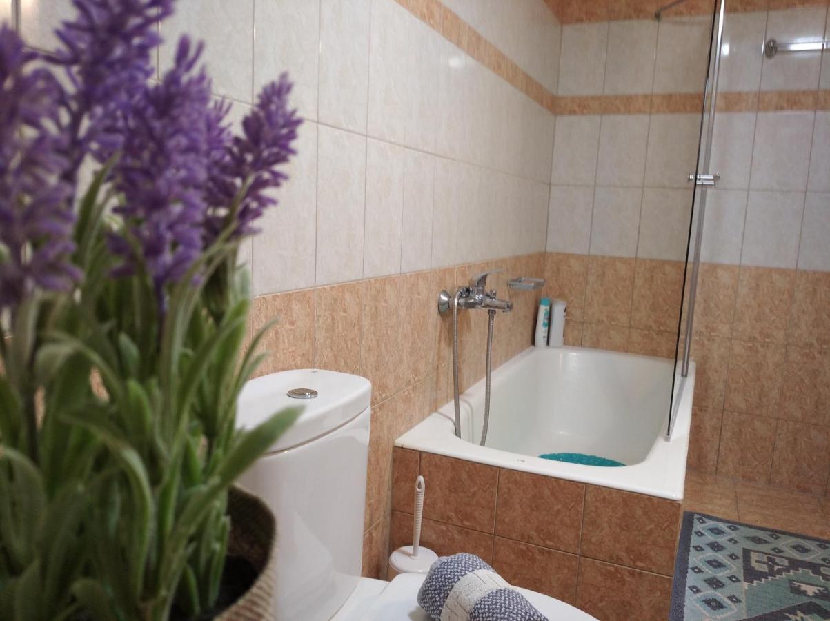 Granny'S Home Roussopoulio Εξωτερικό φωτογραφία