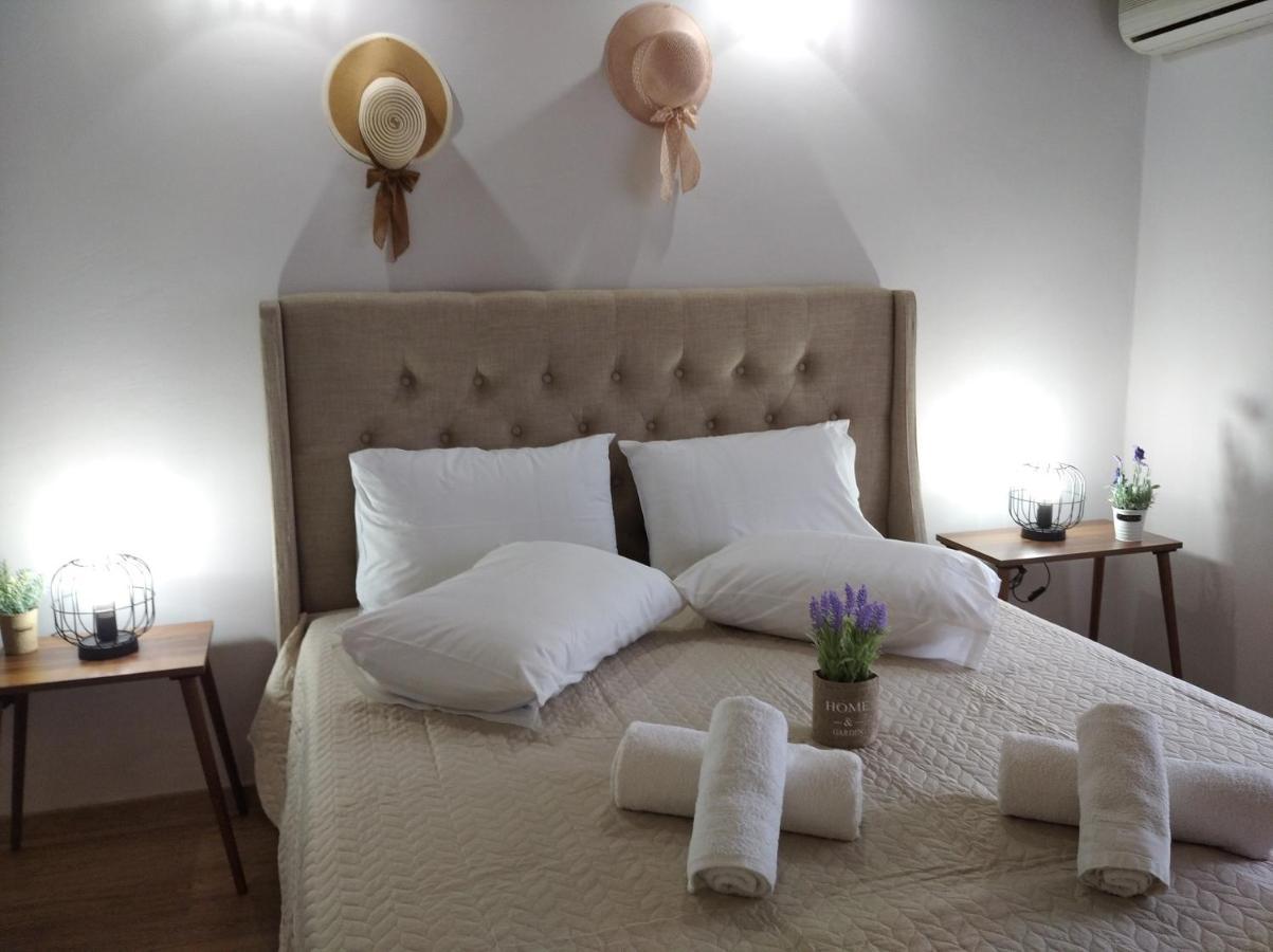 Granny'S Home Roussopoulio Εξωτερικό φωτογραφία