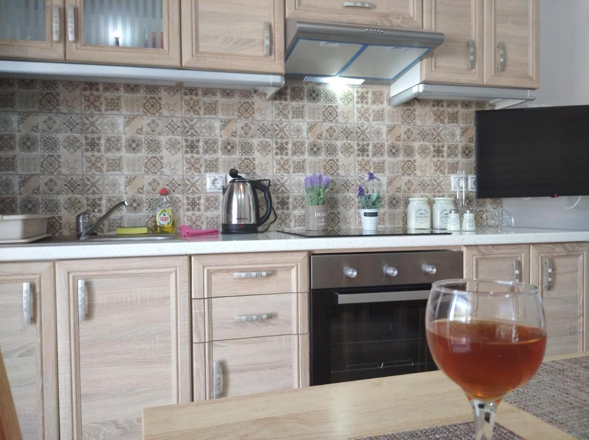 Granny'S Home Roussopoulio Εξωτερικό φωτογραφία