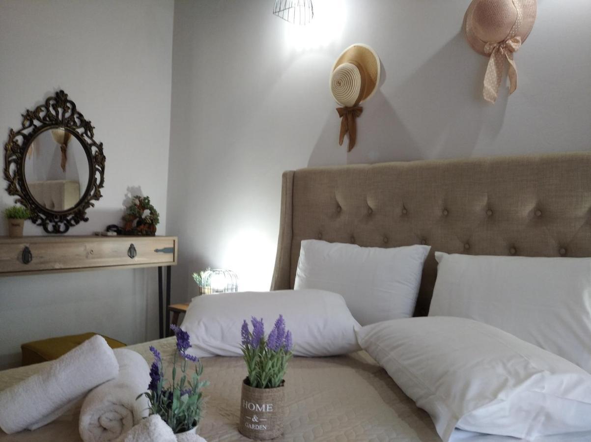 Granny'S Home Roussopoulio Εξωτερικό φωτογραφία