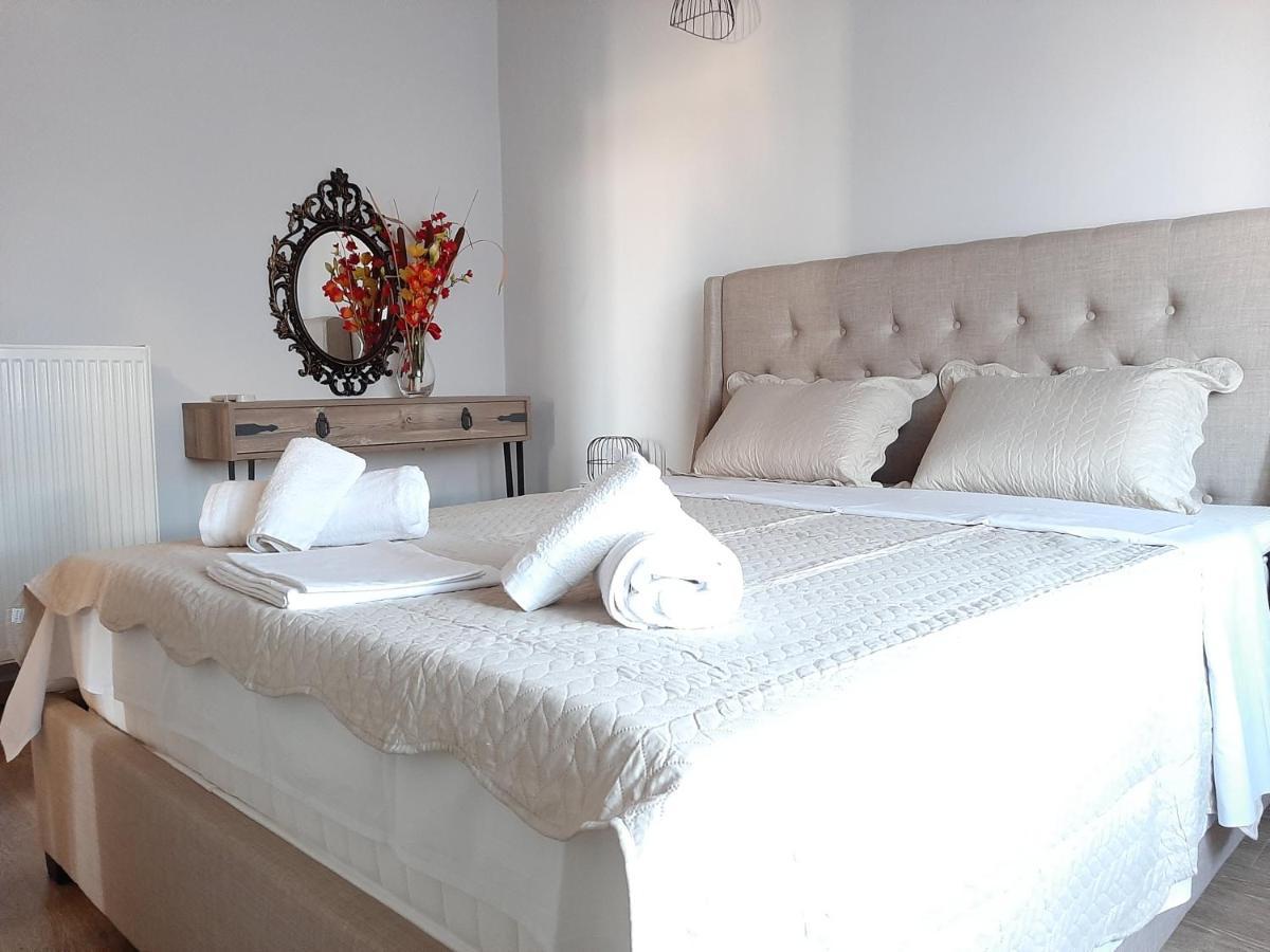 Granny'S Home Roussopoulio Εξωτερικό φωτογραφία