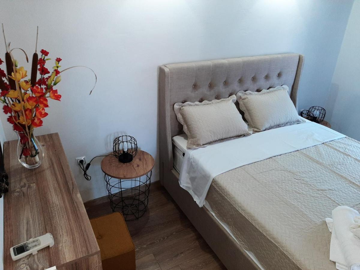Granny'S Home Roussopoulio Εξωτερικό φωτογραφία