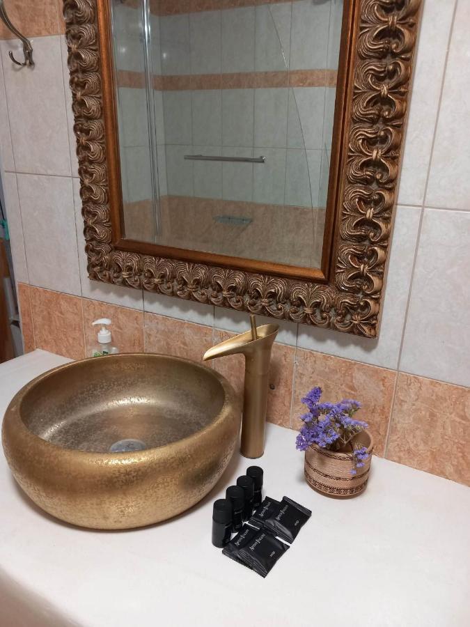 Granny'S Home Roussopoulio Εξωτερικό φωτογραφία